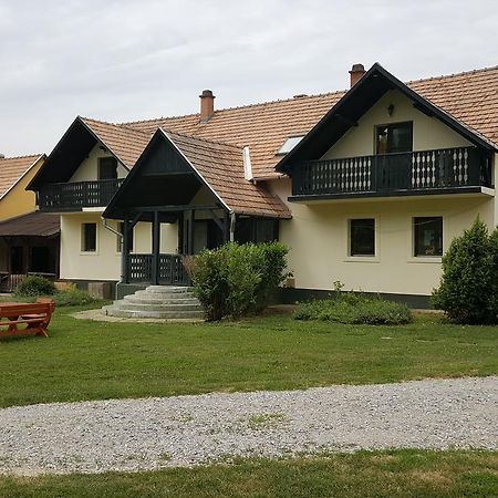 Panzió-Kemping Bekölce Exterior foto