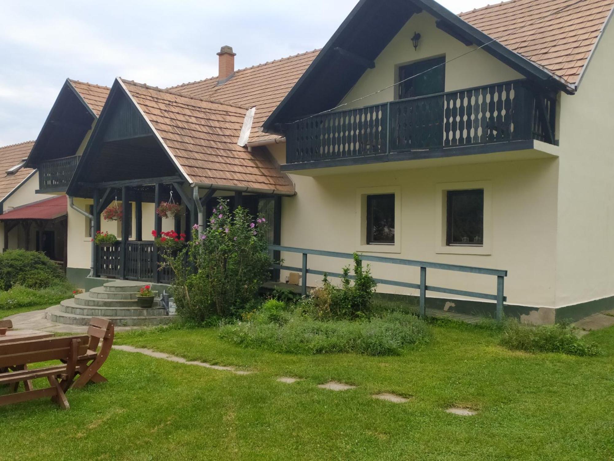 Panzió-Kemping Bekölce Exterior foto