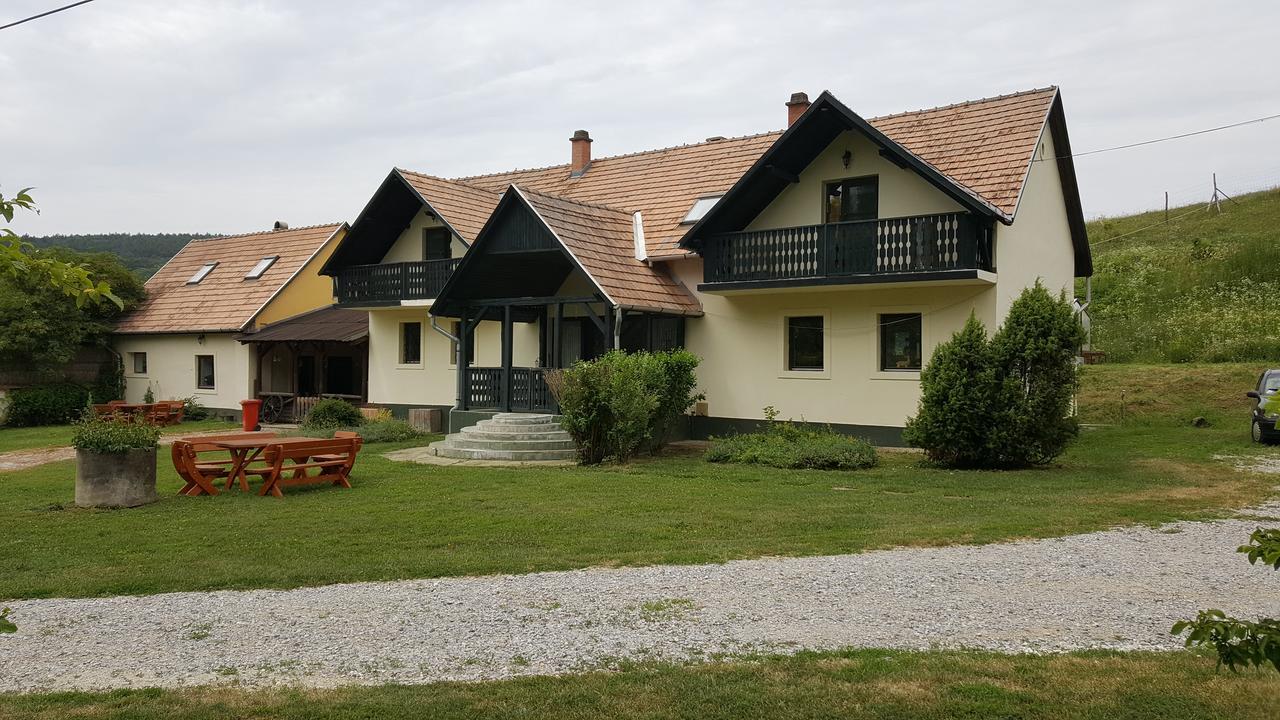 Panzió-Kemping Bekölce Exterior foto